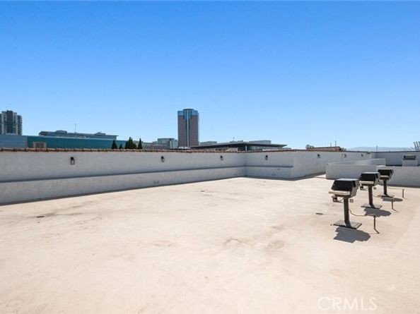 327 Chestnut Avenue 102, Long Beach CA 90802