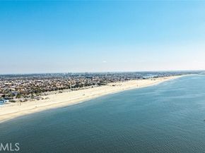 327 Chestnut Avenue 102, Long Beach CA 90802