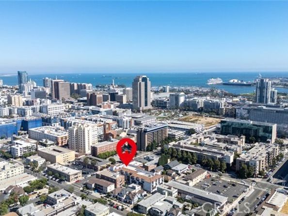 327 Chestnut Avenue 102, Long Beach CA 90802