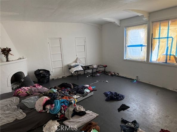 7830 S Victoria, Los Angeles CA 90043