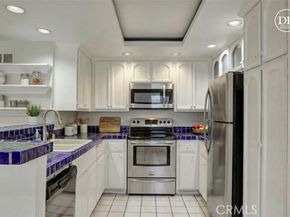 15155 Sherman Way 26, Van Nuys (los Angeles) CA 91405