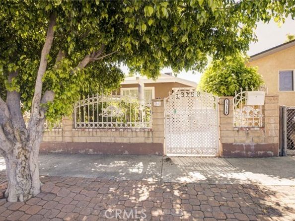 13158 Carl Street, Pacoima (los Angeles) CA 91331