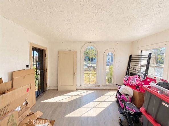 1457 W 37th Dr, Los Angeles CA 90018