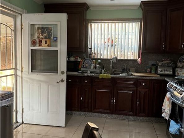 719 E Lomita Boulevard, Wilmington (los Angeles) CA 90744