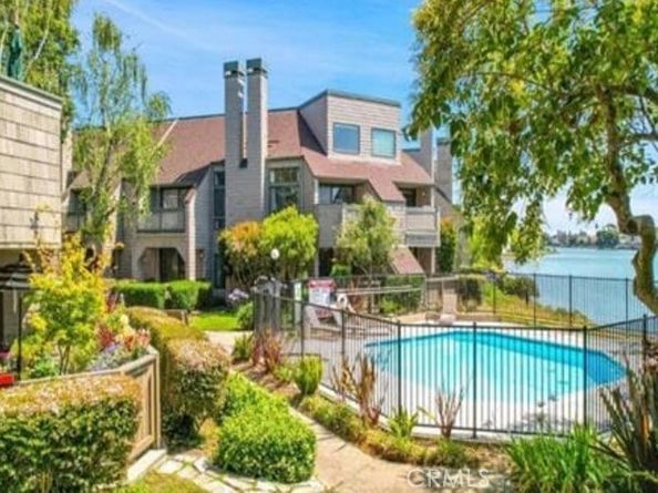 59 Cove, Redwood City CA 94065