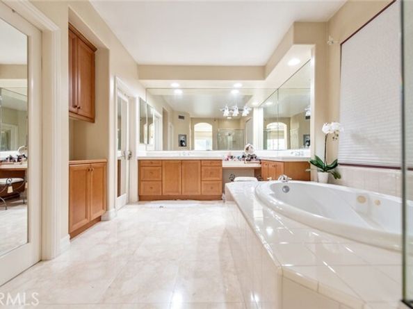 2 Shadow, Irvine CA 92620