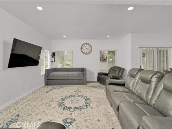 646 Sycamore Avenue 18, Claremont CA 91711