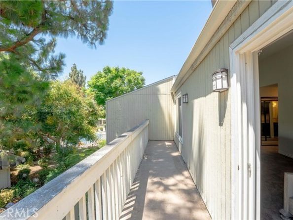 646 Sycamore Avenue 18, Claremont CA 91711