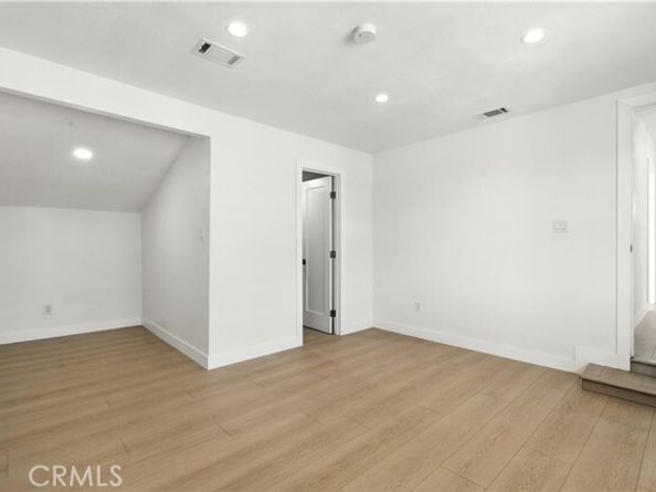 10414 El Dorado Avenue, Pacoima (los Angeles) CA 91331