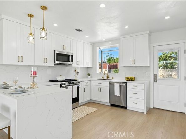 10414 El Dorado Avenue, Pacoima (los Angeles) CA 91331