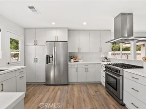 10000 Amestoy Avenue, Northridge (los Angeles) CA 91325