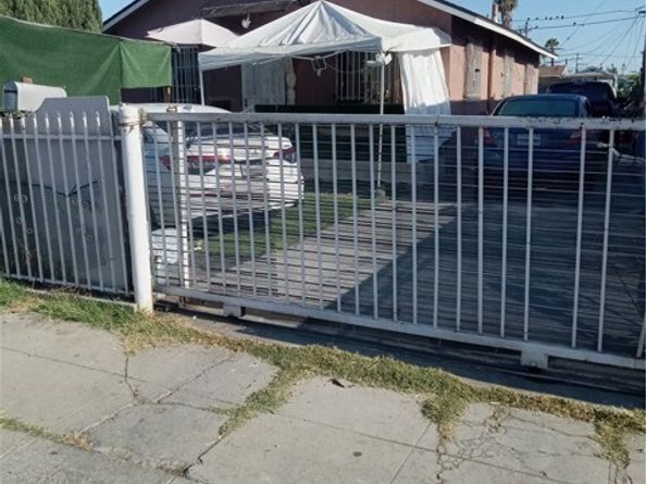 233 W 109th, Los Angeles CA 90061