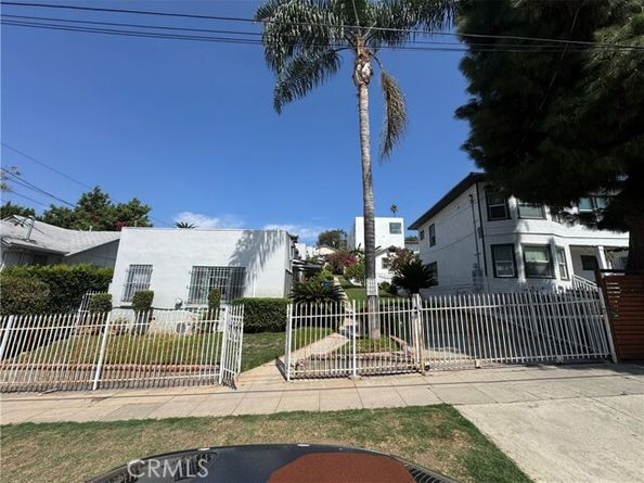 2111 Aaron Street, Los Angeles CA 90026