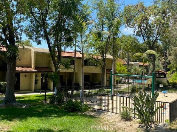 7738 Via Napoli 50, Burbank CA 91504