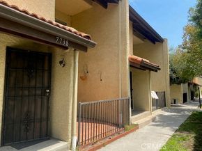 7738 Via Napoli 50, Burbank CA 91504