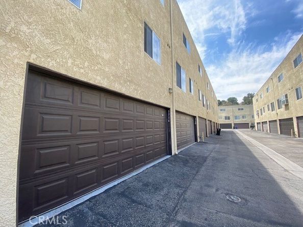 7738 Via Napoli 50, Burbank CA 91504
