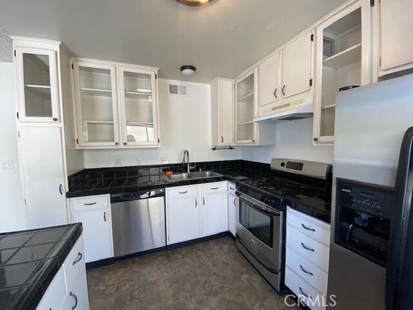 7738 Via Napoli 50, Burbank CA 91504