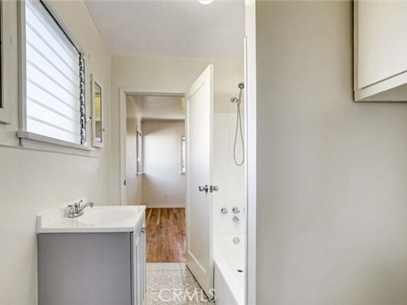 10335 Scoville Avenue, Sunland (los Angeles) CA 91040