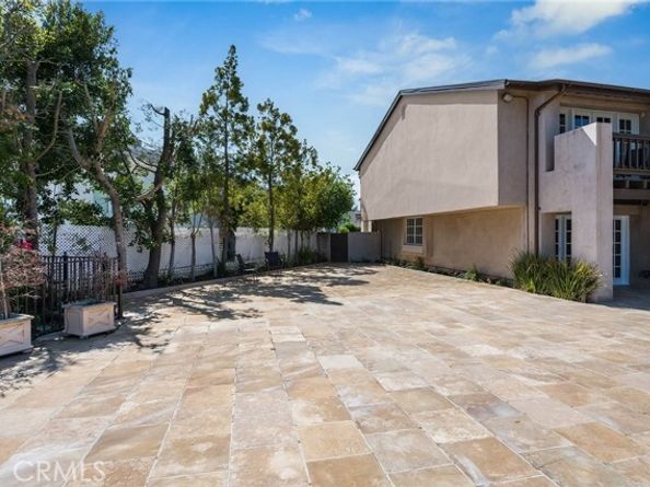 15464 Duomo Via Street, Los Angeles CA 90077