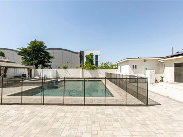 11024 Peoria Street, Sun Valley (los Angeles) CA 91352
