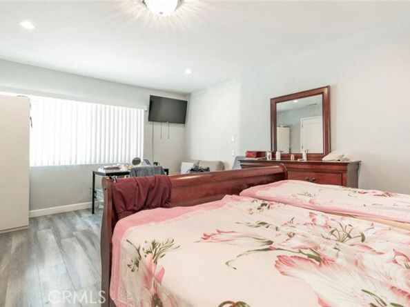 11024 Peoria Street, Sun Valley (los Angeles) CA 91352