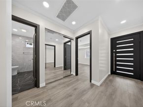 15753 Cohasset Street, Van Nuys (los Angeles) CA 91406