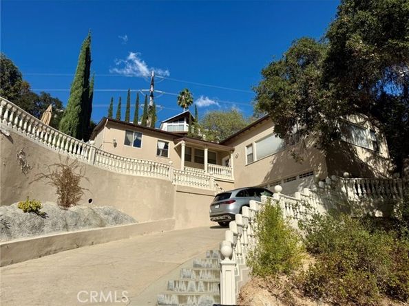 3100 Charing Cross Rd, Glendale CA 91206