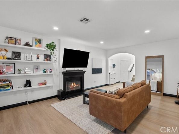 13372 Hyland, Sylmar (los Angeles) CA 91342