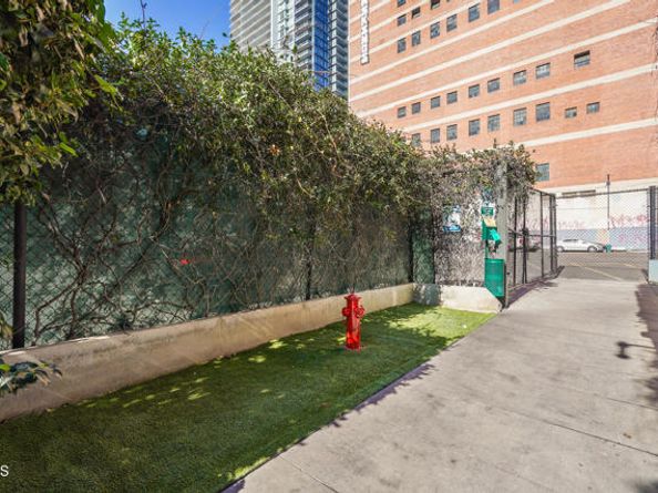 849 S Broadway M11, Los Angeles CA 90014