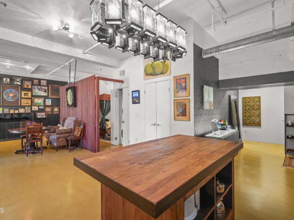 849 S Broadway M11, Los Angeles CA 90014