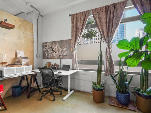 849 S Broadway M11, Los Angeles CA 90014