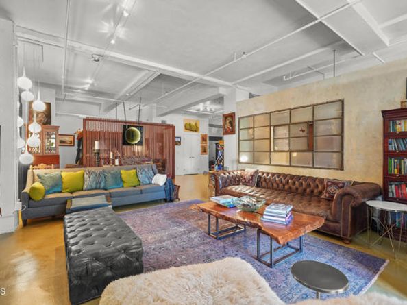 849 S Broadway M11, Los Angeles CA 90014