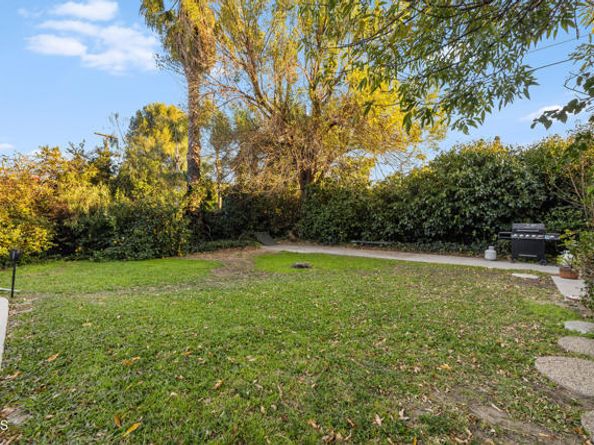 17350 Osborne Street, Northridge (los Angeles) CA 91325