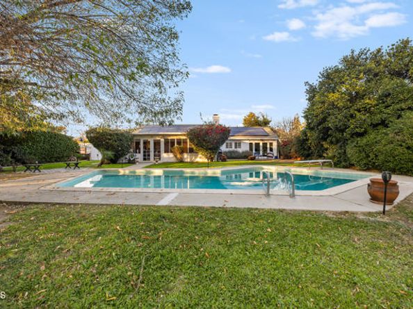 17350 Osborne Street, Northridge (los Angeles) CA 91325