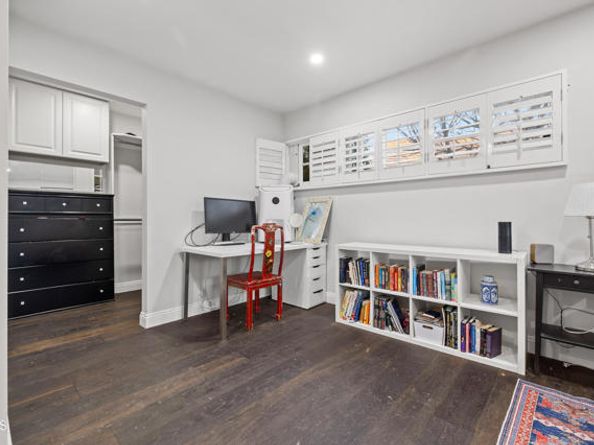 17350 Osborne Street, Northridge (los Angeles) CA 91325