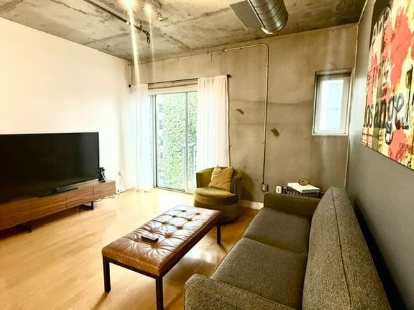 645 W 9th 425, Los Angeles CA 90015