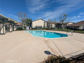 23266 Orange #8, Lake Forest (el Toro) CA 92630