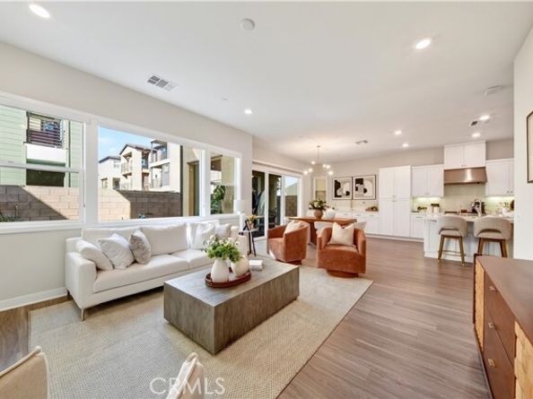 664 Athos, Lake Forest (el Toro) CA 92630