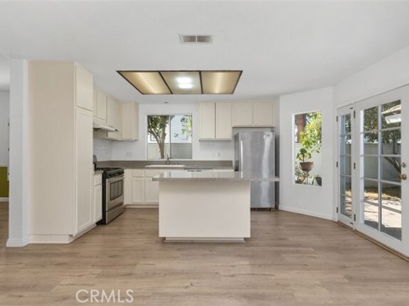 565 Springbrook, Irvine CA 92614