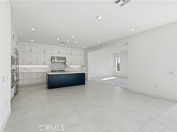 101 Red Oak, Lake Forest (el Toro) CA 92630