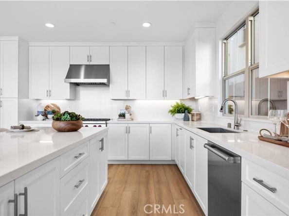 230 collino, Irvine CA 92602