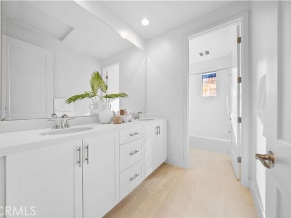 230 collino, Irvine CA 92602