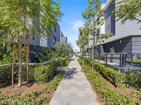 16175 Dawn Way 103, Tustin CA 92782