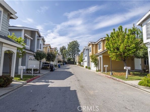 9155 Noble, North Hills (los Angeles) CA 91343