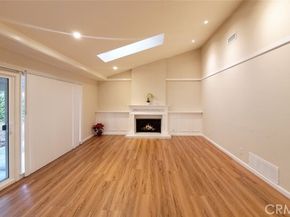 22201 Schoolcraft, Canoga Park (los Angeles) CA 91303