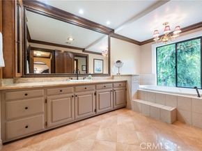 5340 Calvin Avenue, Tarzana (los Angeles) CA 91356