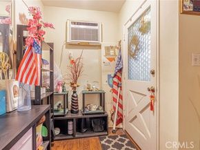 8523 Lindley Avenue, Northridge (los Angeles) CA 91325