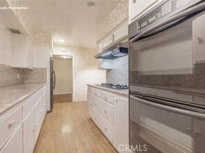 8523 Lindley Avenue, Northridge (los Angeles) CA 91325