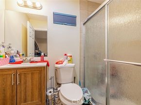 8523 Lindley Avenue, Northridge (los Angeles) CA 91325