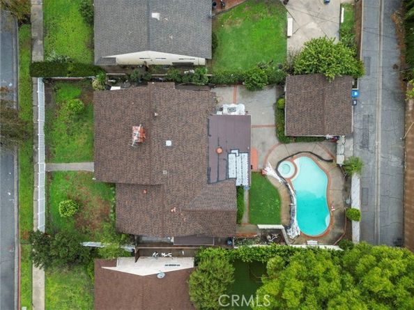 9253 Hayvenhurst Avenue, North Hills (los Angeles) CA 91343